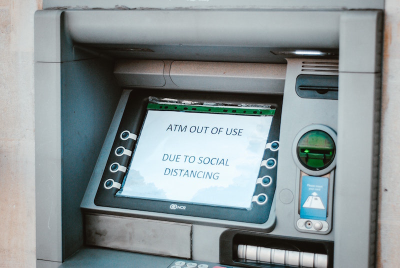5 Advantages of Making Your Business Cashless