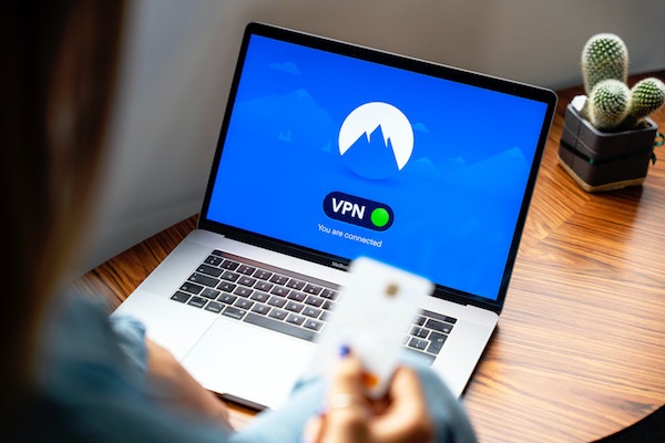 4 Tips for Staying Safe When Shopping Online